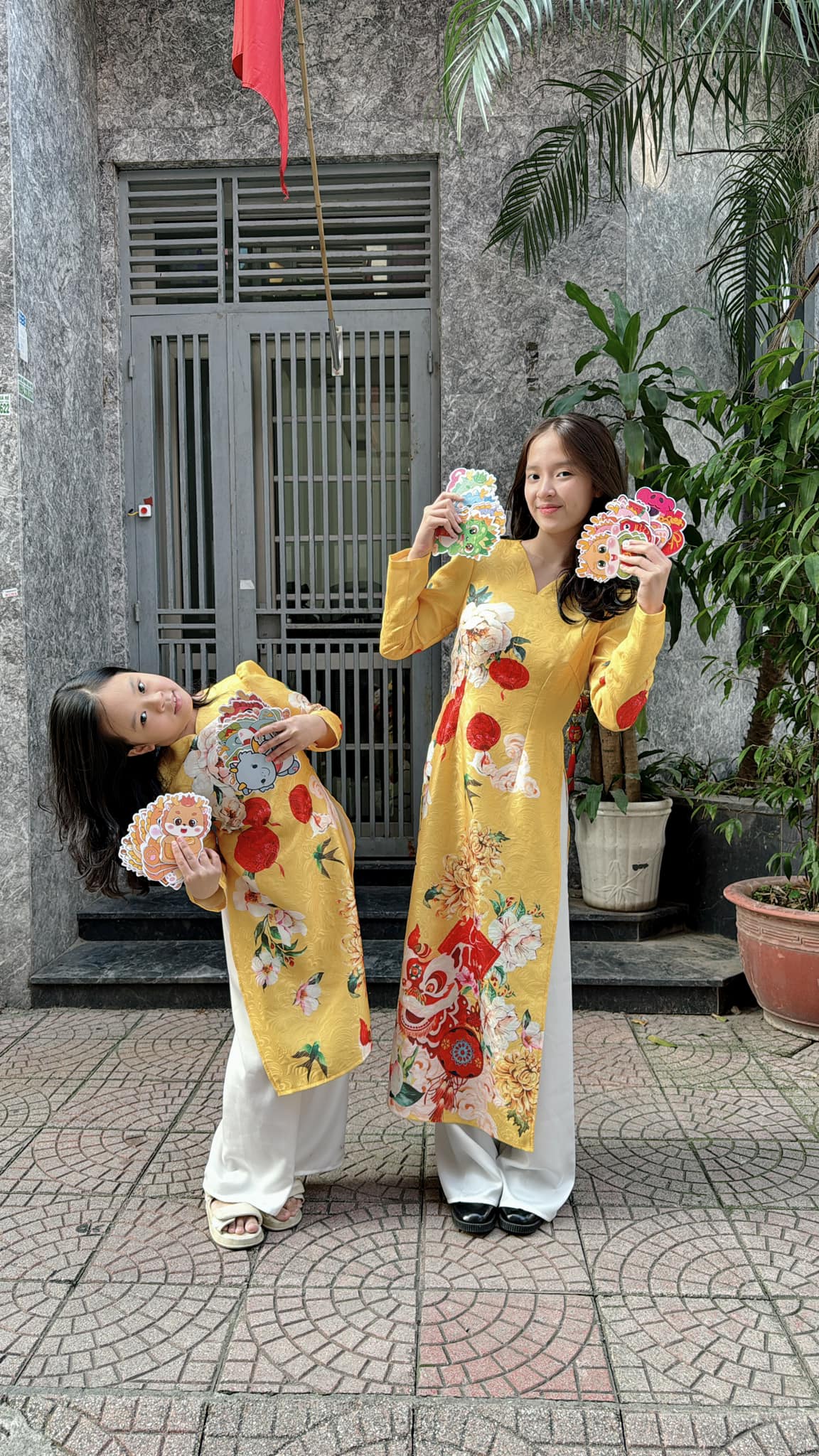 Những Những