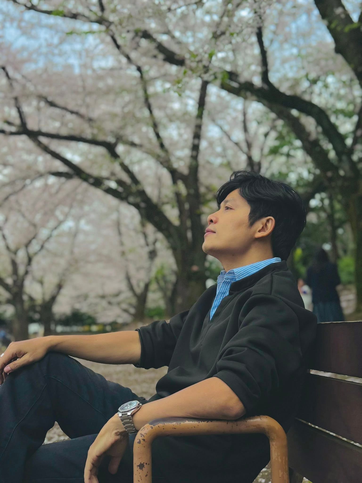 NS Nguyễn Văn Chung - hot dad đang nổi rần rần, than thở vì bị "phá đám" giữa rừng hoa lãng mạn nhưng dân tình lại bênh "kẻ phá đám" chằm chặp!- Ảnh 2. NS Nguyễn Văn Chung - hot dad đang nổi rần rần, than thở vì bị "phá đám" giữa rừng hoa lãng mạn nhưng dân tình lại bênh "kẻ phá đám" chằm chặp!- Ảnh 2.