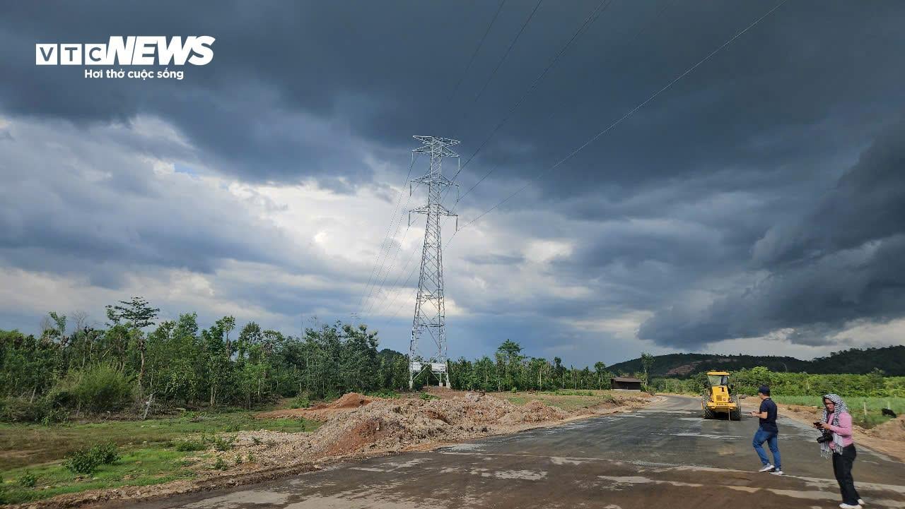 Sau 5 năm khởi công, đường Hồ Chí Minh đoạn tránh Buôn Ma Thuột vẫn còn dang dở- Ảnh 7. Sau 5 năm khởi công, đường Hồ Chí Minh đoạn tránh Buôn Ma Thuột vẫn còn dang dở- Ảnh 7.