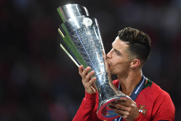 Ronaldo khóc nức nở khi vô địch ở tuổi 40: Huyền thoại vừa viết xong chương sử vĩ đại nhất đời mình!- Ảnh 10. Ronaldo khóc nức nở khi vô địch ở tuổi 40: Huyền thoại vừa viết xong chương sử vĩ đại nhất đời mình!- Ảnh 10.