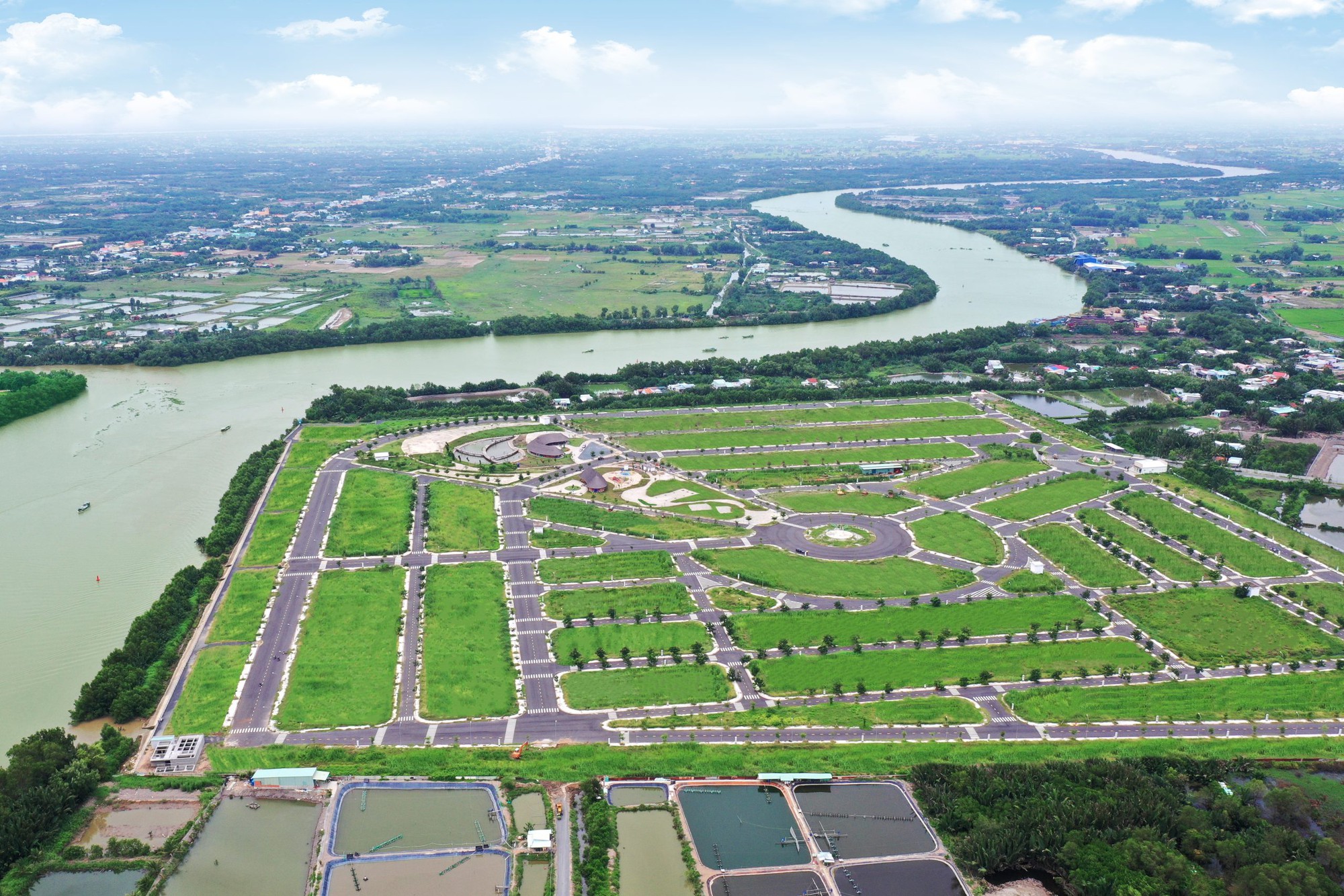Sức “nóng” đất nền lan rộng từ khu Đông sang khu vực phía Nam TP.HCM, giá bắt đầu tăng- Ảnh 2. Sức “nóng” đất nền lan rộng từ khu Đông sang khu vực phía Nam TP.HCM, giá bắt đầu tăng- Ảnh 2.