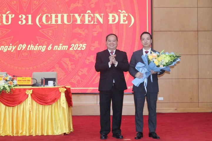 Tiến sĩ kinh tế 45 tuổi làm Chủ tịch UBND tỉnh Cao Bằng- Ảnh 1. Tiến sĩ kinh tế 45 tuổi làm Chủ tịch UBND tỉnh Cao Bằng- Ảnh 1.