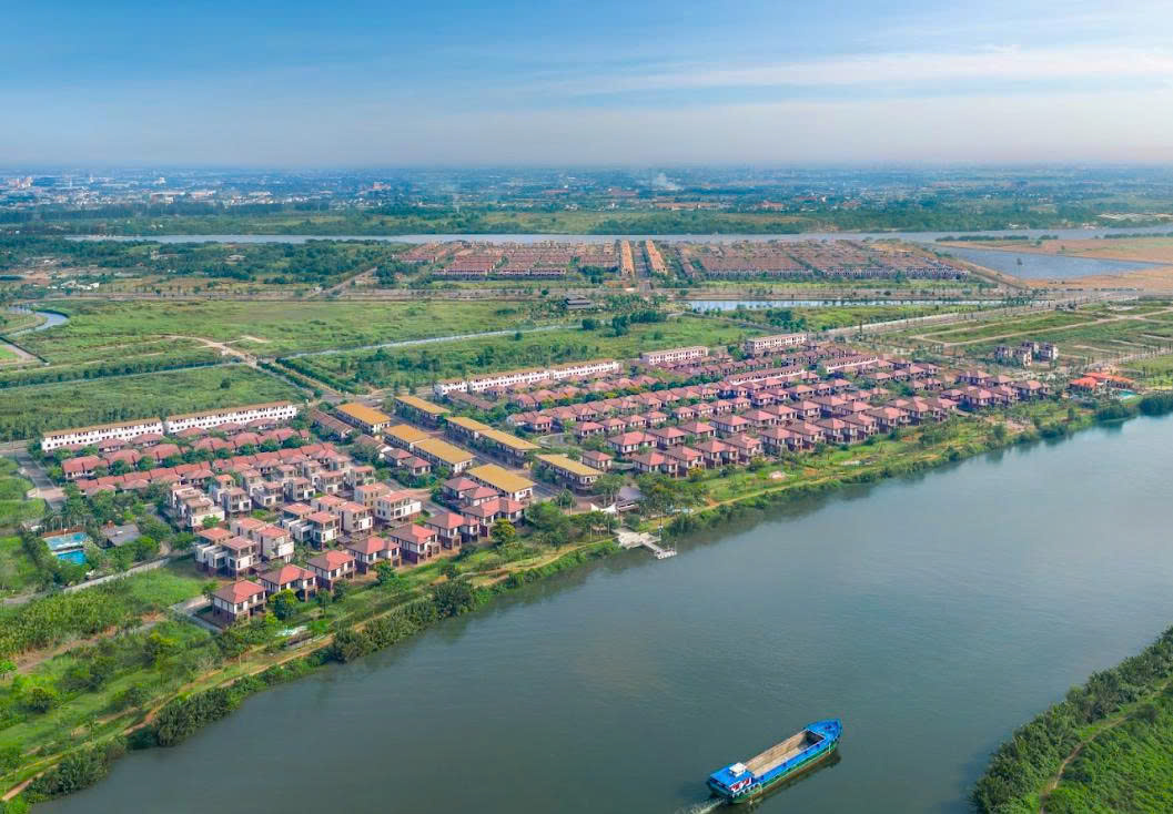 Từ khu Đông đến khu Tây, doanh nghiệp liên tục bung hàng, thị trường bất động sản phía Nam “sang trang mới” vào cuối năm?- Ảnh 1. Từ khu Đông đến khu Tây, doanh nghiệp liên tục bung hàng, thị trường bất động sản phía Nam “sang trang mới” vào cuối năm?- Ảnh 1.