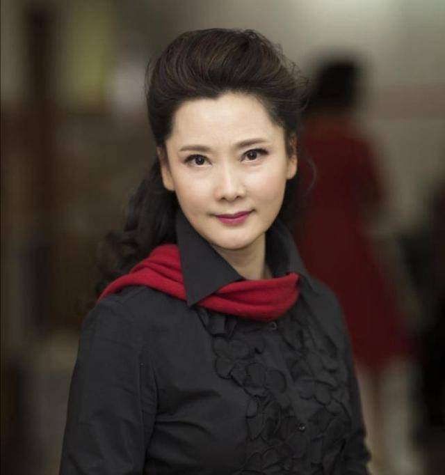 4 quý bà màn ảnh Hoa ngữ: Đẹp từ thần thái, sang từ cốt cách, không ai "đóng nổi" vai nghèo!- Ảnh 13. 4 quý bà màn ảnh Hoa ngữ: Đẹp từ thần thái, sang từ cốt cách, không ai "đóng nổi" vai nghèo!- Ảnh 13.