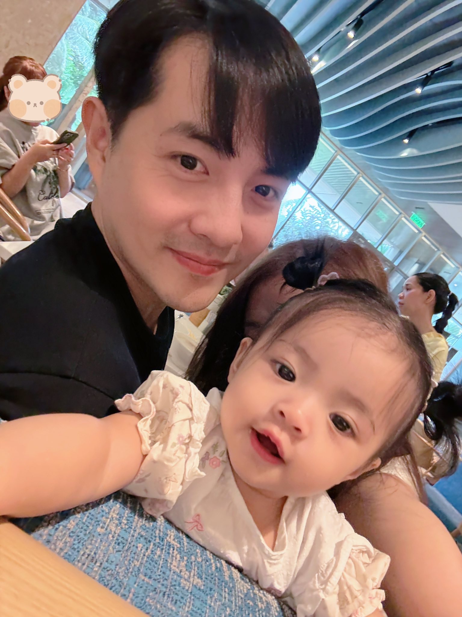 Sự thật phía sau bức ảnh 4 người nhà Đông Nhi - Ông Cao Thắng- Ảnh 4.