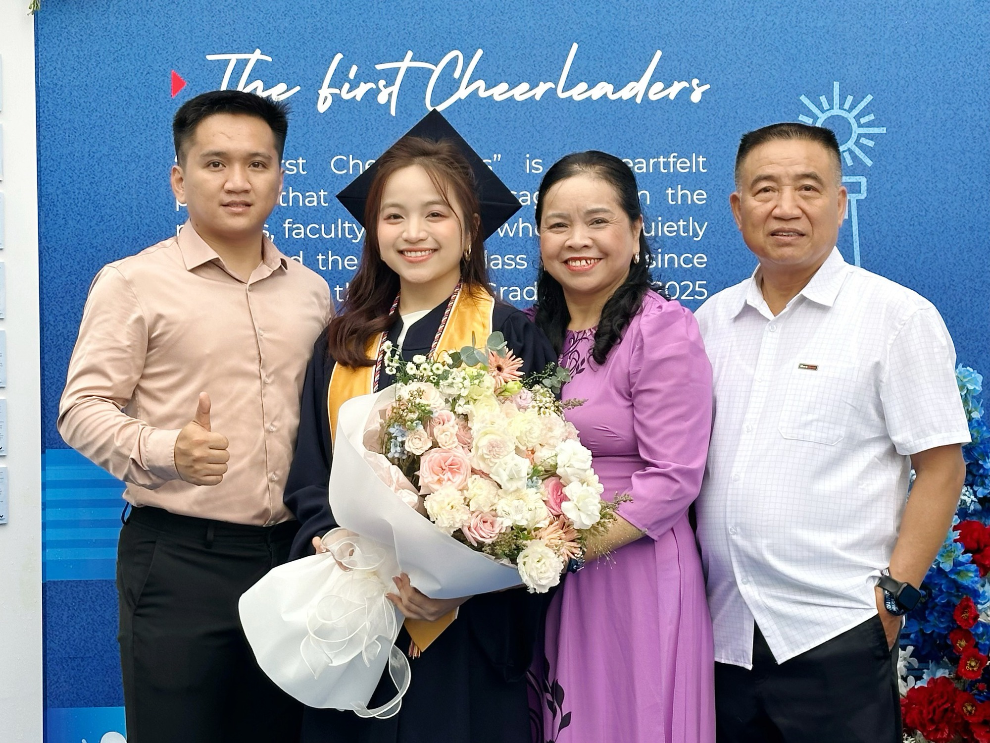 Đi ngược lại định kiến “con nhà giàu mới học VinUni”, nữ sinh kể chuyện từng ăn mì gói suốt 2 tháng để dành tiền, có lúc đã gục khóc vì áp lực- Ảnh 2.