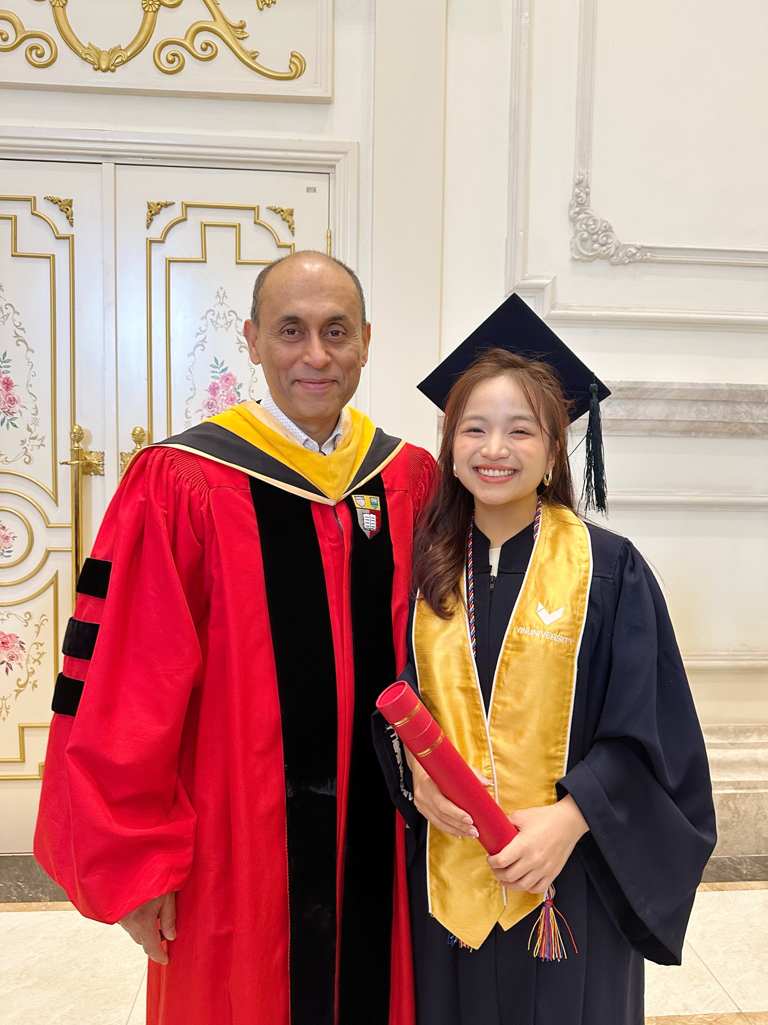 Đi ngược lại định kiến “con nhà giàu mới học VinUni”, nữ sinh kể chuyện từng ăn mì gói suốt 2 tháng để dành tiền, có lúc đã gục khóc vì áp lực- Ảnh 4.