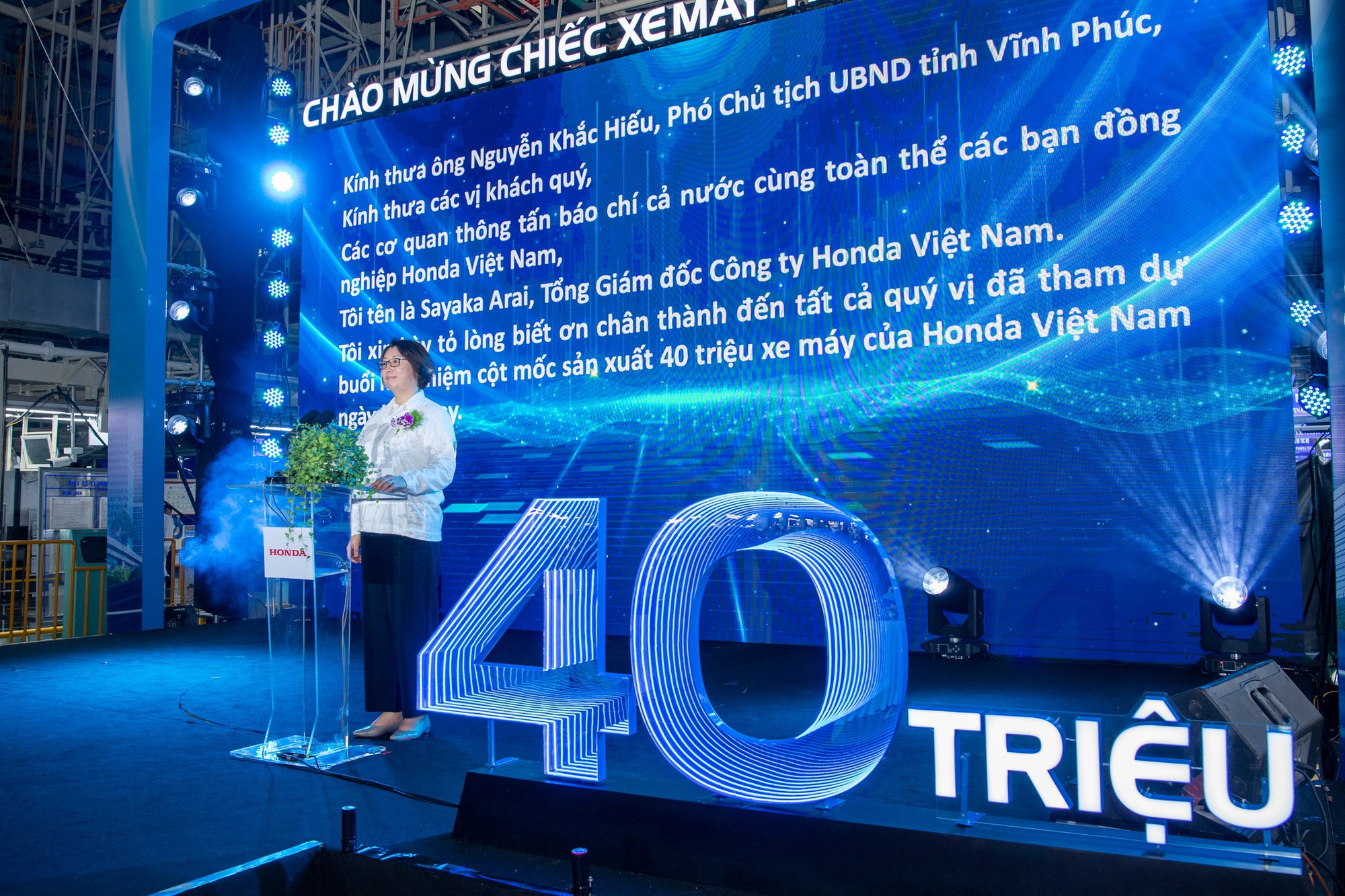 'Xe ga quốc dân' Vision trở thành chiếc xe thứ 40 triệu Honda Việt Nam xuất xưởng- Ảnh 2. 'Xe ga quốc dân' Vision trở thành chiếc xe thứ 40 triệu Honda Việt Nam xuất xưởng- Ảnh 2.