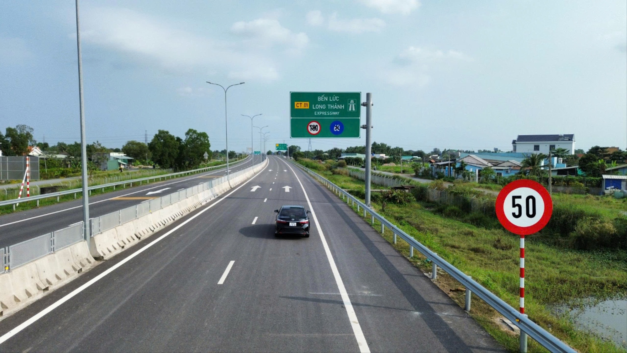 Từ khu Đông đến khu Tây, doanh nghiệp liên tục bung hàng, thị trường bất động sản phía Nam “sang trang mới” vào cuối năm?- Ảnh 2. Từ khu Đông đến khu Tây, doanh nghiệp liên tục bung hàng, thị trường bất động sản phía Nam “sang trang mới” vào cuối năm?- Ảnh 2.