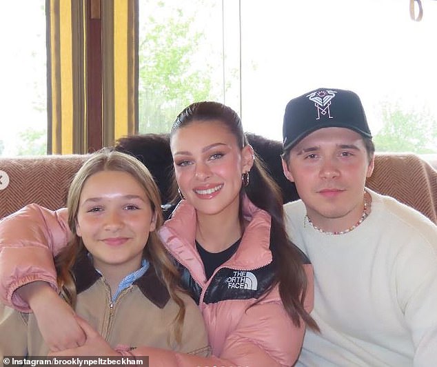 Tiểu thư Harper Beckham lớn lên xinh xuất sắc, sẽ khiến anh cả “quay xe” về với gia đình?- Ảnh 9. Tiểu thư Harper Beckham lớn lên xinh xuất sắc, sẽ khiến anh cả “quay xe” về với gia đình?- Ảnh 9.