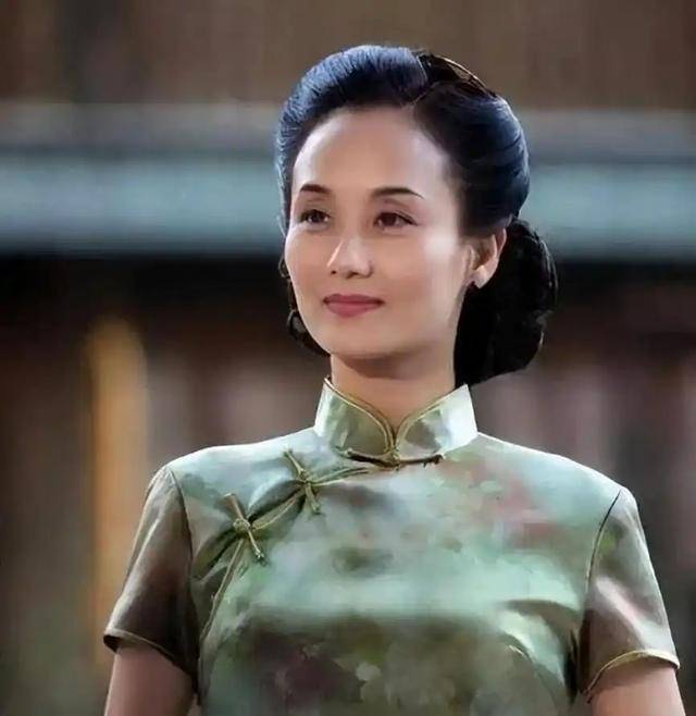4 quý bà màn ảnh Hoa ngữ: Đẹp từ thần thái, sang từ cốt cách, không ai "đóng nổi" vai nghèo!- Ảnh 2. 4 quý bà màn ảnh Hoa ngữ: Đẹp từ thần thái, sang từ cốt cách, không ai "đóng nổi" vai nghèo!- Ảnh 2.