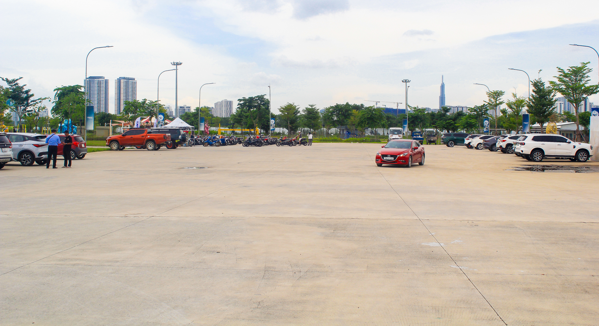 Khu đô thị có bãi đỗ xe rộng bằng công viên Đầm Sen, quảng trường chứa được 40.000 người- Ảnh 3. Khu đô thị có bãi đỗ xe rộng bằng công viên Đầm Sen, quảng trường chứa được 40.000 người- Ảnh 3.