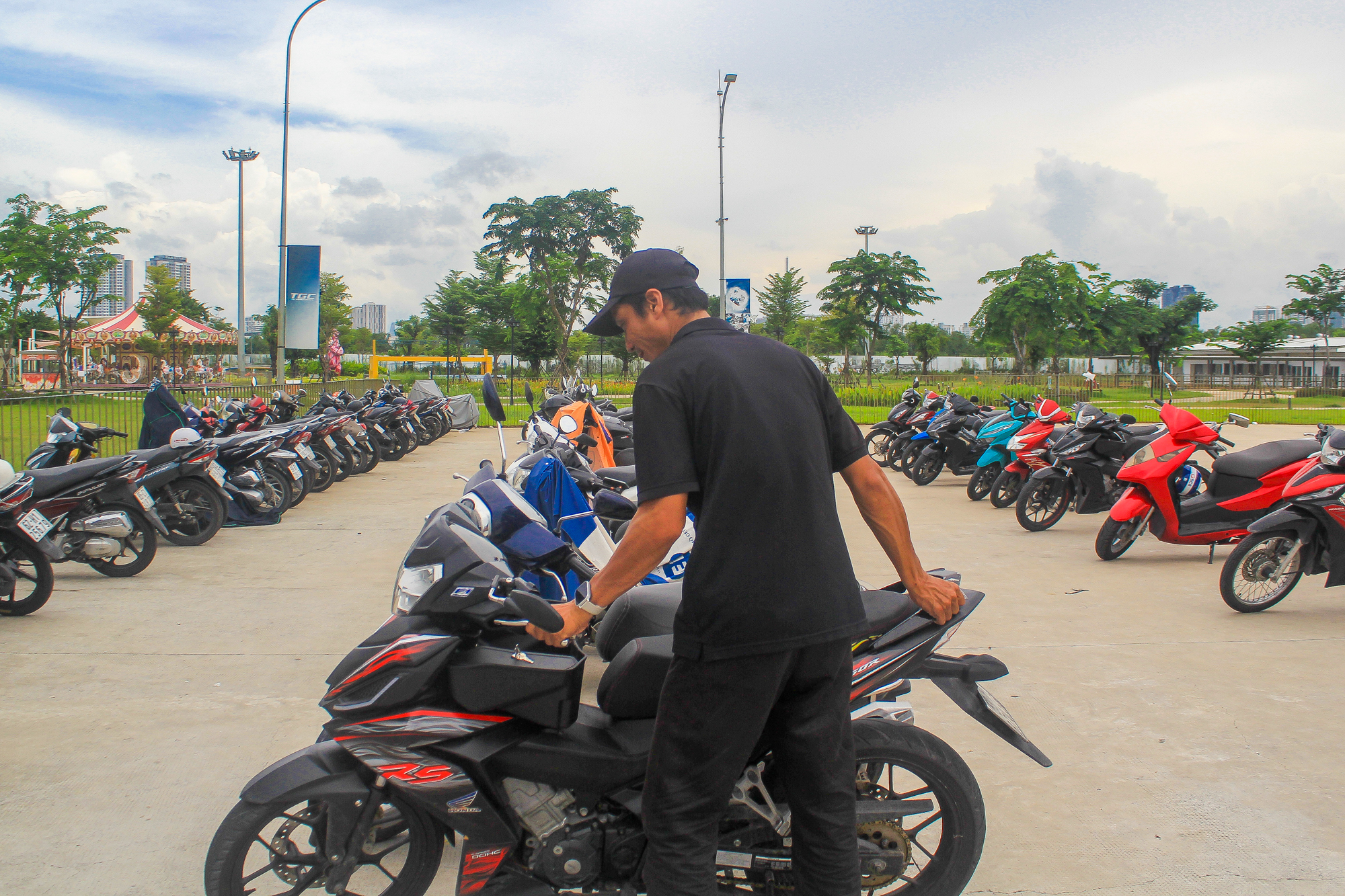 Khu đô thị có bãi đỗ xe rộng bằng công viên Đầm Sen, quảng trường chứa được 40.000 người- Ảnh 4. Khu đô thị có bãi đỗ xe rộng bằng công viên Đầm Sen, quảng trường chứa được 40.000 người- Ảnh 4.