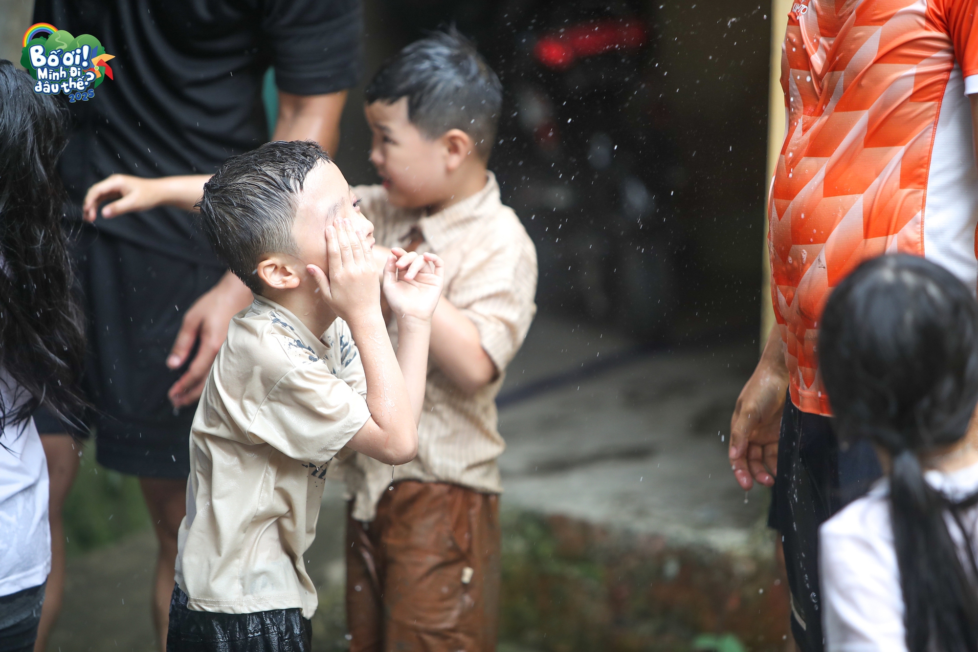 "Bố ơi mình đi đâu thế? 2025" - Tập 7: Khi chiếc điều hòa trở thành bài học đầu đời về lòng biết ơn- Ảnh 12. "Bố ơi mình đi đâu thế? 2025" - Tập 7: Khi chiếc điều hòa trở thành bài học đầu đời về lòng biết ơn- Ảnh 12.