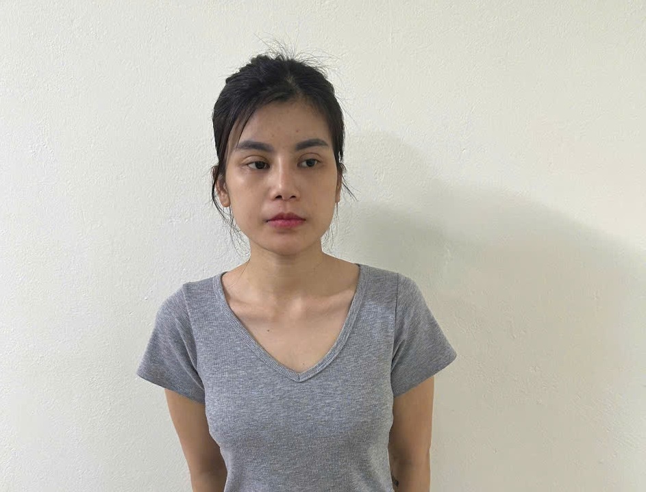 Tô Thị Thanh Huệ ra đầu thú- Ảnh 1. Tô Thị Thanh Huệ ra đầu thú- Ảnh 1.