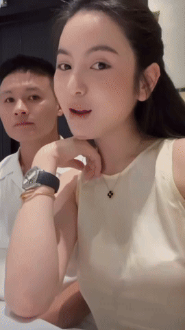 Không thân thiết nhưng phải ngồi chung mâm, Doãn Hải My và Chu Thanh Huyền phản ứng gây sốt- Ảnh 1. Không thân thiết nhưng phải ngồi chung mâm, Doãn Hải My và Chu Thanh Huyền phản ứng gây sốt- Ảnh 1.
