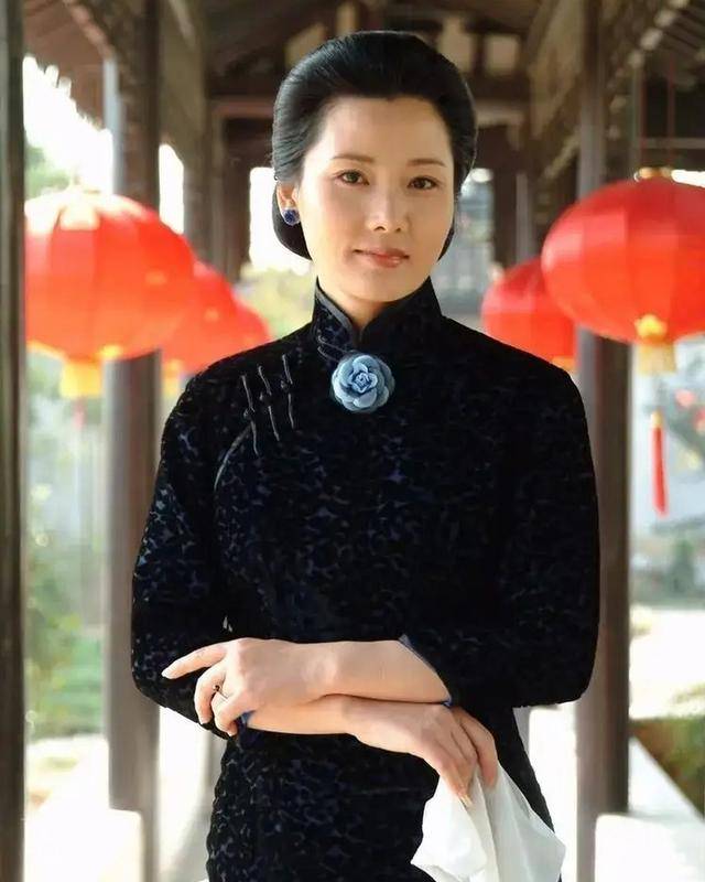 4 quý bà màn ảnh Hoa ngữ: Đẹp từ thần thái, sang từ cốt cách, không ai "đóng nổi" vai nghèo!- Ảnh 12. 4 quý bà màn ảnh Hoa ngữ: Đẹp từ thần thái, sang từ cốt cách, không ai "đóng nổi" vai nghèo!- Ảnh 12.