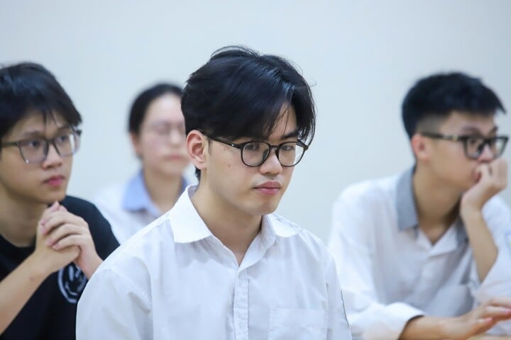 Đề tốt nghiệp 'sát thủ', dự báo điểm chuẩn giảm- Ảnh 2. Đề tốt nghiệp 'sát thủ', dự báo điểm chuẩn giảm- Ảnh 2.