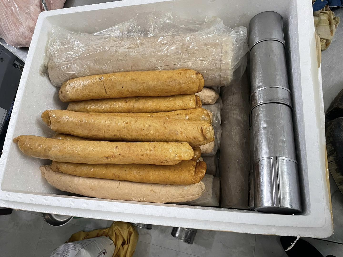 Khởi tố, cấm đi khỏi nơi cư trú bà Nguyễn Thị Ngọc và ông Nguyễn Bá Tiến- Ảnh 2. Khởi tố, cấm đi khỏi nơi cư trú bà Nguyễn Thị Ngọc và ông Nguyễn Bá Tiến- Ảnh 2.