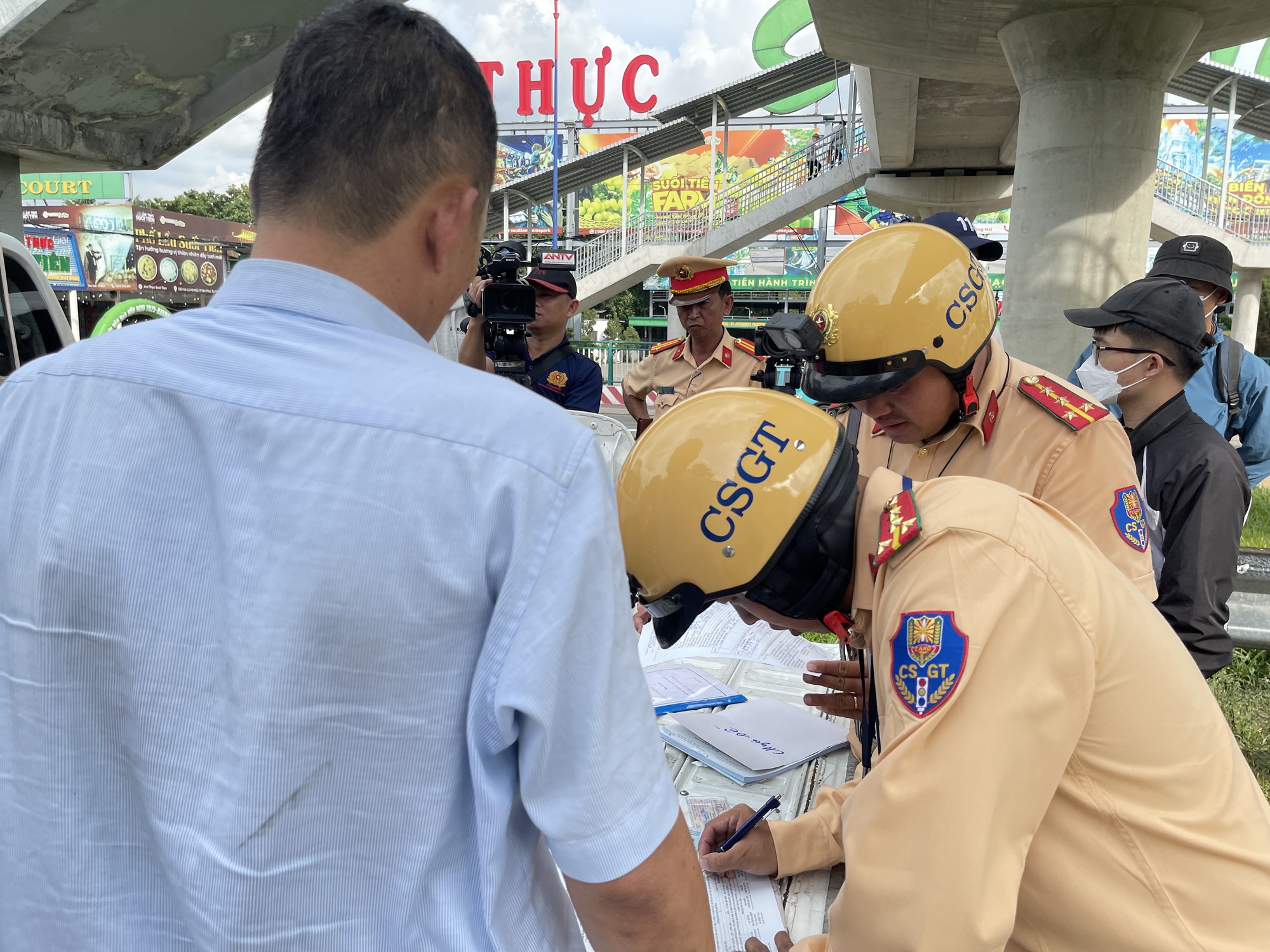 Bất ngờ kết quả sau khi dừng hàng chục xe khách ở TP HCM- Ảnh 2.