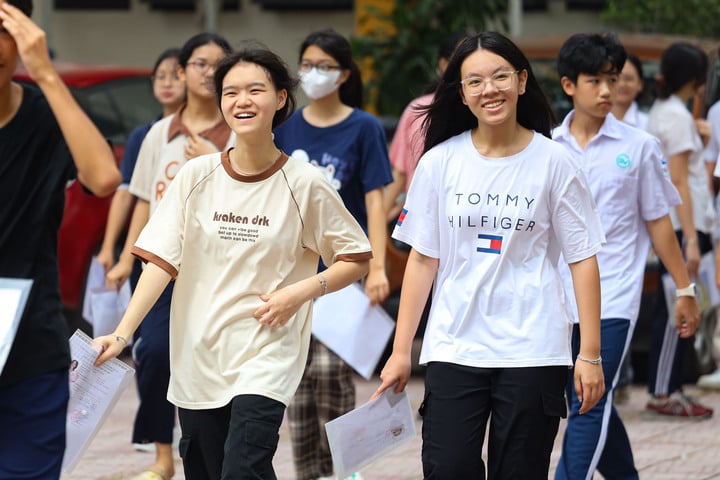 Chưa tới 1 điểm/môn đã đỗ vào lớp 10 công lập 2025- Ảnh 1.