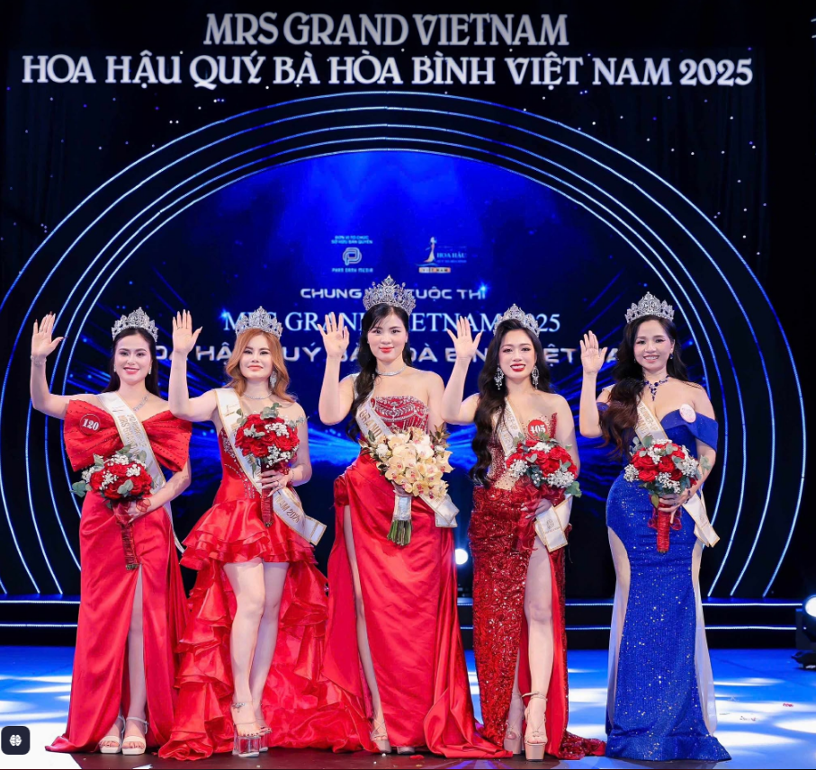 Hoa hậu Mrs Grand Vietnam 2025 vừa đăng quang là Thạc sĩ Đại học Quốc Gia, có chồng là Giáo sư trẻ nhất Việt Nam năm 2022- Ảnh 1. Hoa hậu Mrs Grand Vietnam 2025 vừa đăng quang là Thạc sĩ Đại học Quốc Gia, có chồng là Giáo sư trẻ nhất Việt Nam năm 2022- Ảnh 1.