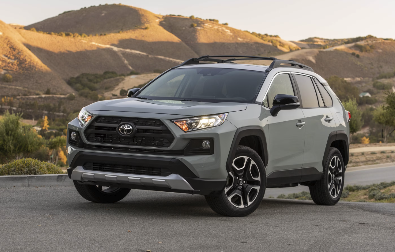 Toyota chiếm một nửa xe bán chạy nhất thế giới: Doanh số Corolla Cross tăng khủng nhất, Hilux bán ít ở Việt Nam nhưng leo top toàn cầu- Ảnh 1. Toyota chiếm một nửa xe bán chạy nhất thế giới: Doanh số Corolla Cross tăng khủng nhất, Hilux bán ít ở Việt Nam nhưng leo top toàn cầu- Ảnh 1.