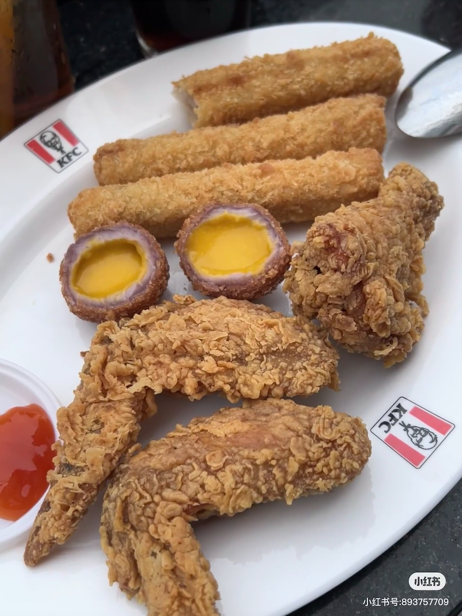 Khách Trung hết lời khen hàng KFC view "độc nhất vô nhị" ở Hà Nội, ai ngờ lại có chi tiết dở khóc dở cười- Ảnh 3.