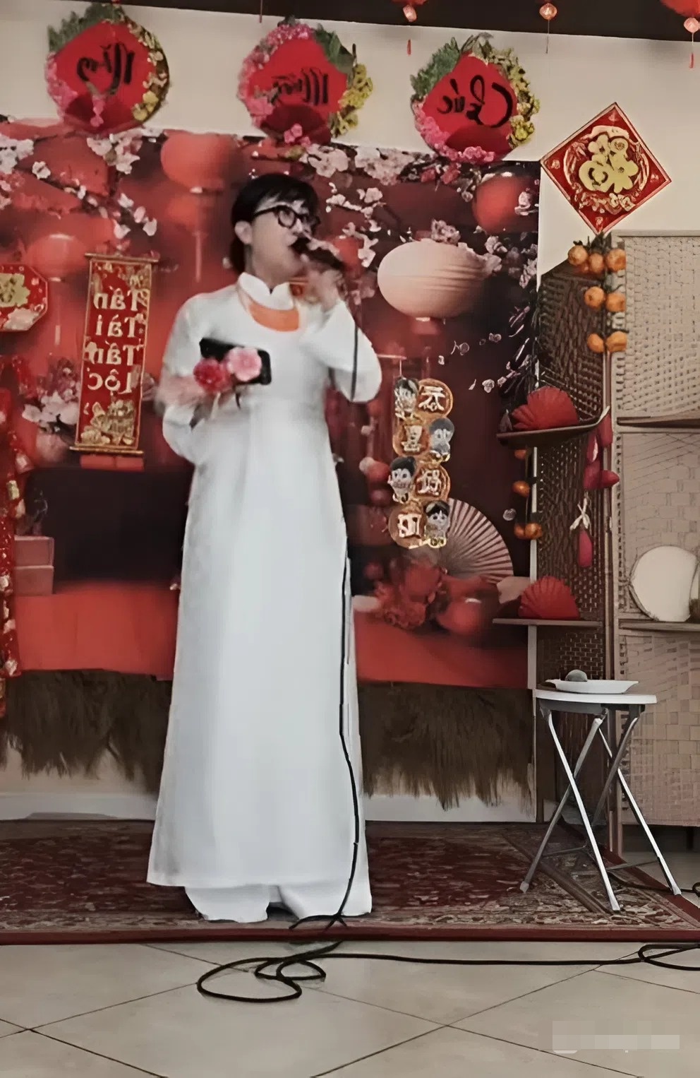 Nữ NSƯT là mỹ nhân nức tiếng: Cô đơn sau 2 đời chồng, bưng bê, làm nail, 1 mình nuôi con ở xứ người- Ảnh 5. Nữ NSƯT là mỹ nhân nức tiếng: Cô đơn sau 2 đời chồng, bưng bê, làm nail, 1 mình nuôi con ở xứ người- Ảnh 5.