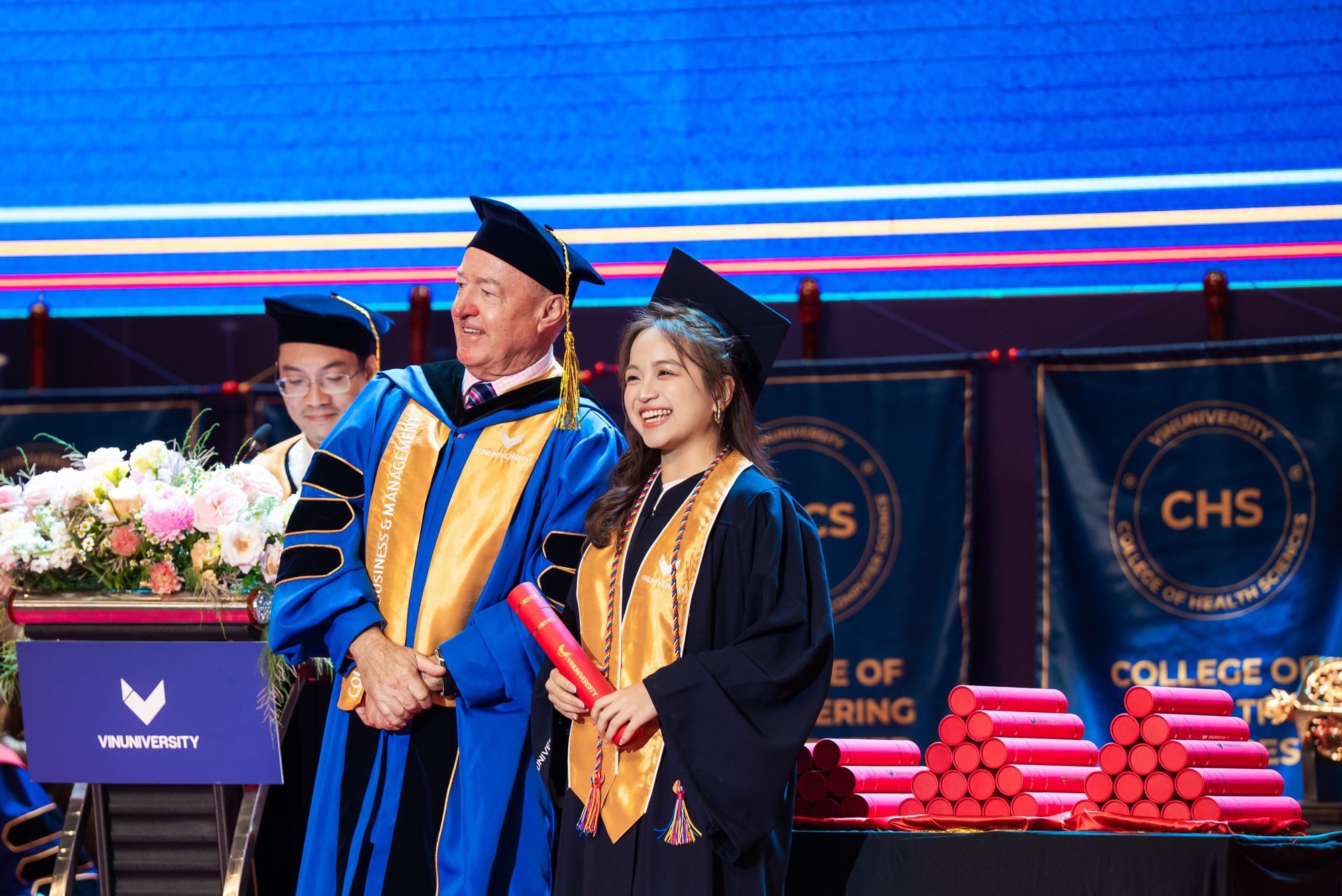 Đi ngược lại định kiến “con nhà giàu mới học VinUni”, nữ sinh kể chuyện từng ăn mì gói suốt 2 tháng để dành tiền, có lúc đã gục khóc vì áp lực- Ảnh 1.