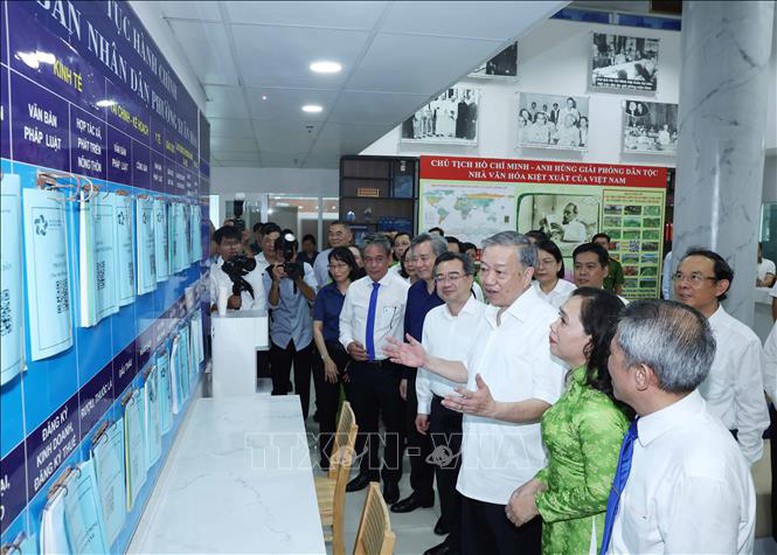 Thời khắc lịch sử: Hôm nay (1/7), chính quyền địa phương 2 cấp bắt đầu hoạt động- Ảnh 1. Thời khắc lịch sử: Hôm nay (1/7), chính quyền địa phương 2 cấp bắt đầu hoạt động- Ảnh 1.