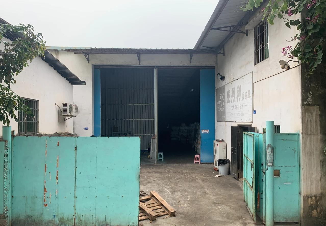 Theo dõi 1 người bán hàng online có doanh thu 14 tỷ đồng, triệt phá đường dây sản xuất dầu ăn nhái: Tịch thu 30 tấn dầu giả đang bốc mùi- Ảnh 2. Theo dõi 1 người bán hàng online có doanh thu 14 tỷ đồng, triệt phá đường dây sản xuất dầu ăn nhái: Tịch thu 30 tấn dầu giả đang bốc mùi- Ảnh 2.