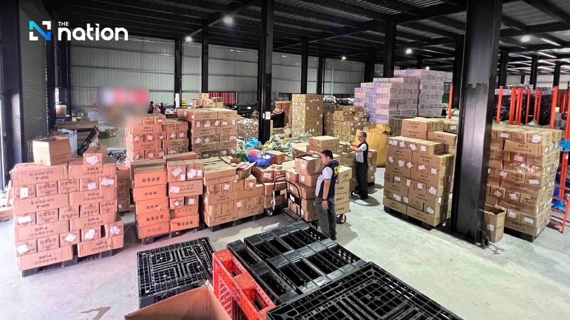 Truy quét 10 ngày liên tiếp, công an đánh sập đường dây buôn mỹ phẩm, thực phẩm chức năng nhái, tịch thu kho hàng trị giá hơn 37 nghìn tỷ đồng- Ảnh 1. Truy quét 10 ngày liên tiếp, công an đánh sập đường dây buôn mỹ phẩm, thực phẩm chức năng nhái, tịch thu kho hàng trị giá hơn 37 nghìn tỷ đồng- Ảnh 1.