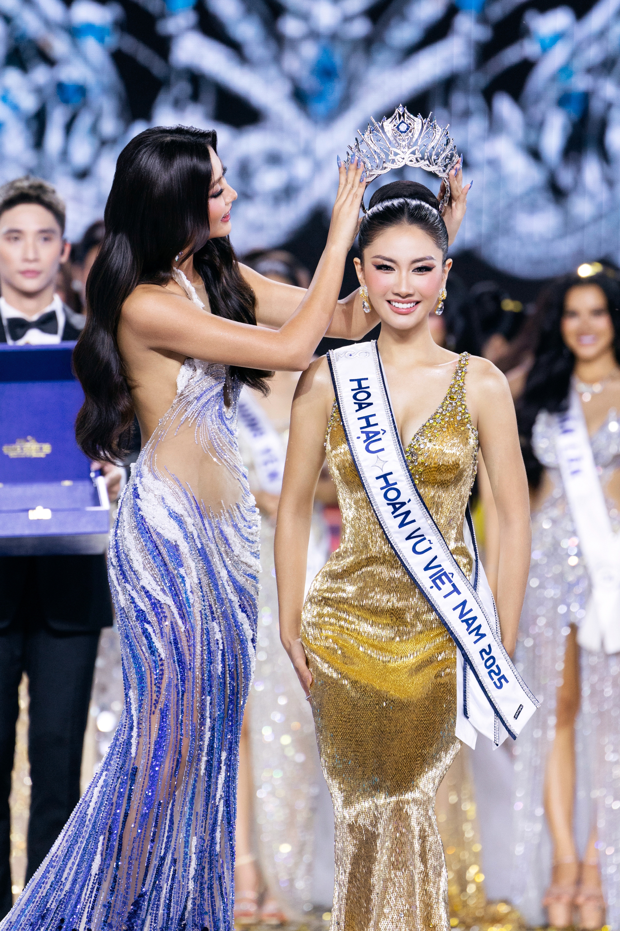 Kỳ lân VNG làm điều chưa từng có: Đón cựu nhân viên nay là Hoa hậu Hoàn vũ về 'nhà', công ty con Zalopay lập tức hợp tác- Ảnh 2. Kỳ lân VNG làm điều chưa từng có: Đón cựu nhân viên nay là Hoa hậu Hoàn vũ về 'nhà', công ty con Zalopay lập tức hợp tác- Ảnh 2.