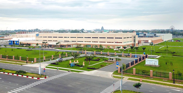 "Đại bàng" chip bán dẫn 200 tỷ USD vào Việt Nam, 4 tỉ sản phẩm, hàng nghìn kỹ sư được đào tạo bài bản- Ảnh 2. "Đại bàng" chip bán dẫn 200 tỷ USD vào Việt Nam, 4 tỉ sản phẩm, hàng nghìn kỹ sư được đào tạo bài bản- Ảnh 2.