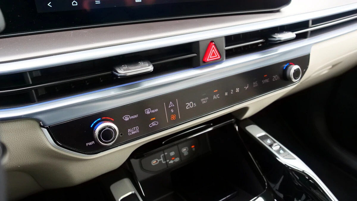 Kia Sorento giảm giá còn từ 879 triệu đồng tại đại lý, đua giá với Santa Fe nhưng VIN 2025- Ảnh 7. Kia Sorento giảm giá còn từ 879 triệu đồng tại đại lý, đua giá với Santa Fe nhưng VIN 2025- Ảnh 7.