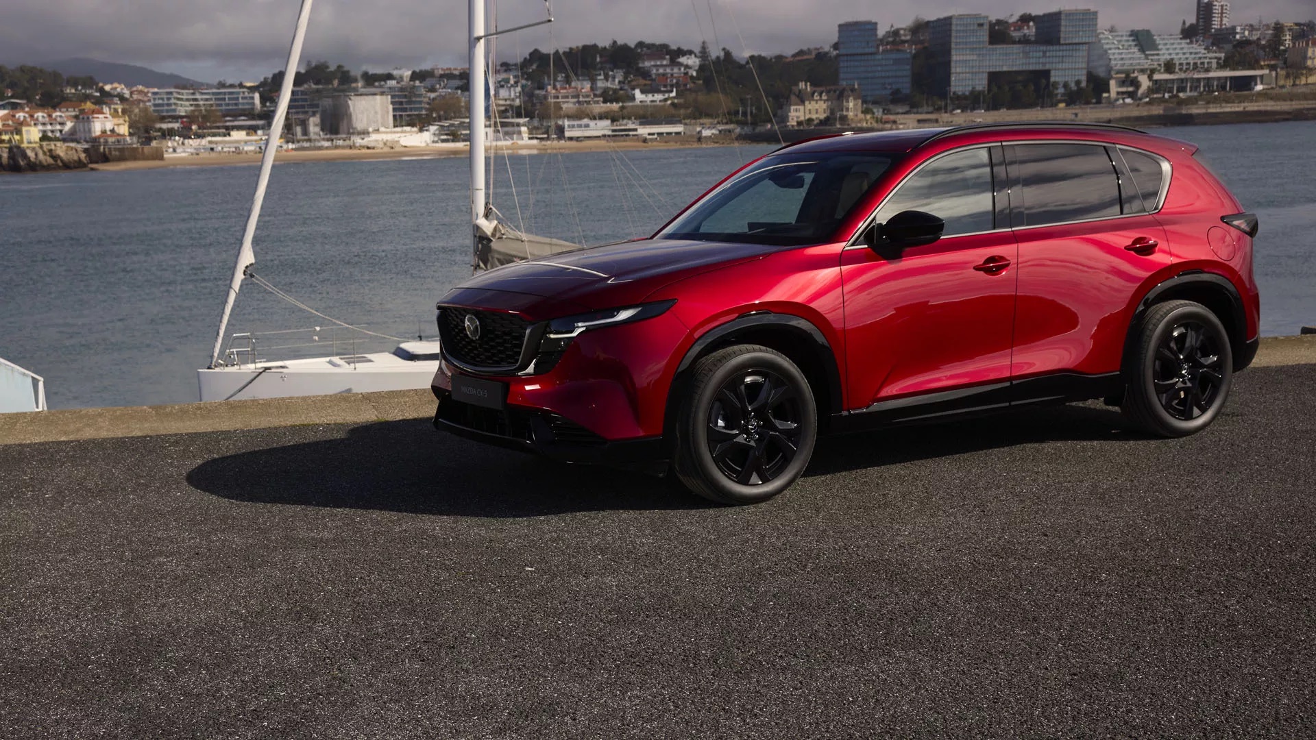Mazda CX-5 2025 ra mắt: Nội thất mới hoàn toàn, màn hình lớn, ít phím bấm, 'úp mở' bản hybrid gây bất ngờ- Ảnh 5. Mazda CX-5 2025 ra mắt: Nội thất mới hoàn toàn, màn hình lớn, ít phím bấm, 'úp mở' bản hybrid gây bất ngờ- Ảnh 5.