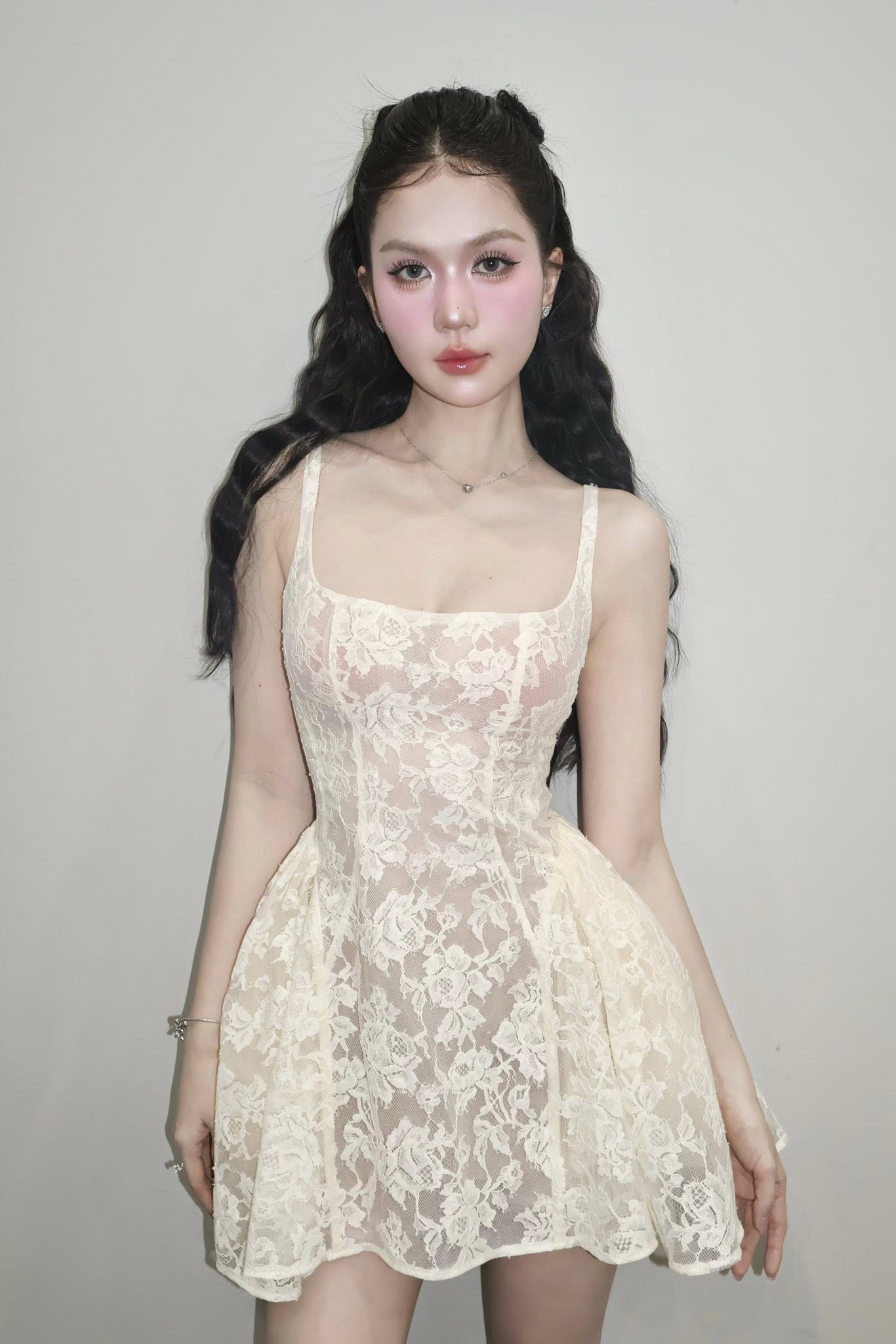 Ngọc Trinh lộ body thật qua camera thường, netizen so ảnh đã qua chỉnh sửa liền nói 1 câu!- Ảnh 7. Ngọc Trinh lộ body thật qua camera thường, netizen so ảnh đã qua chỉnh sửa liền nói 1 câu!- Ảnh 7.