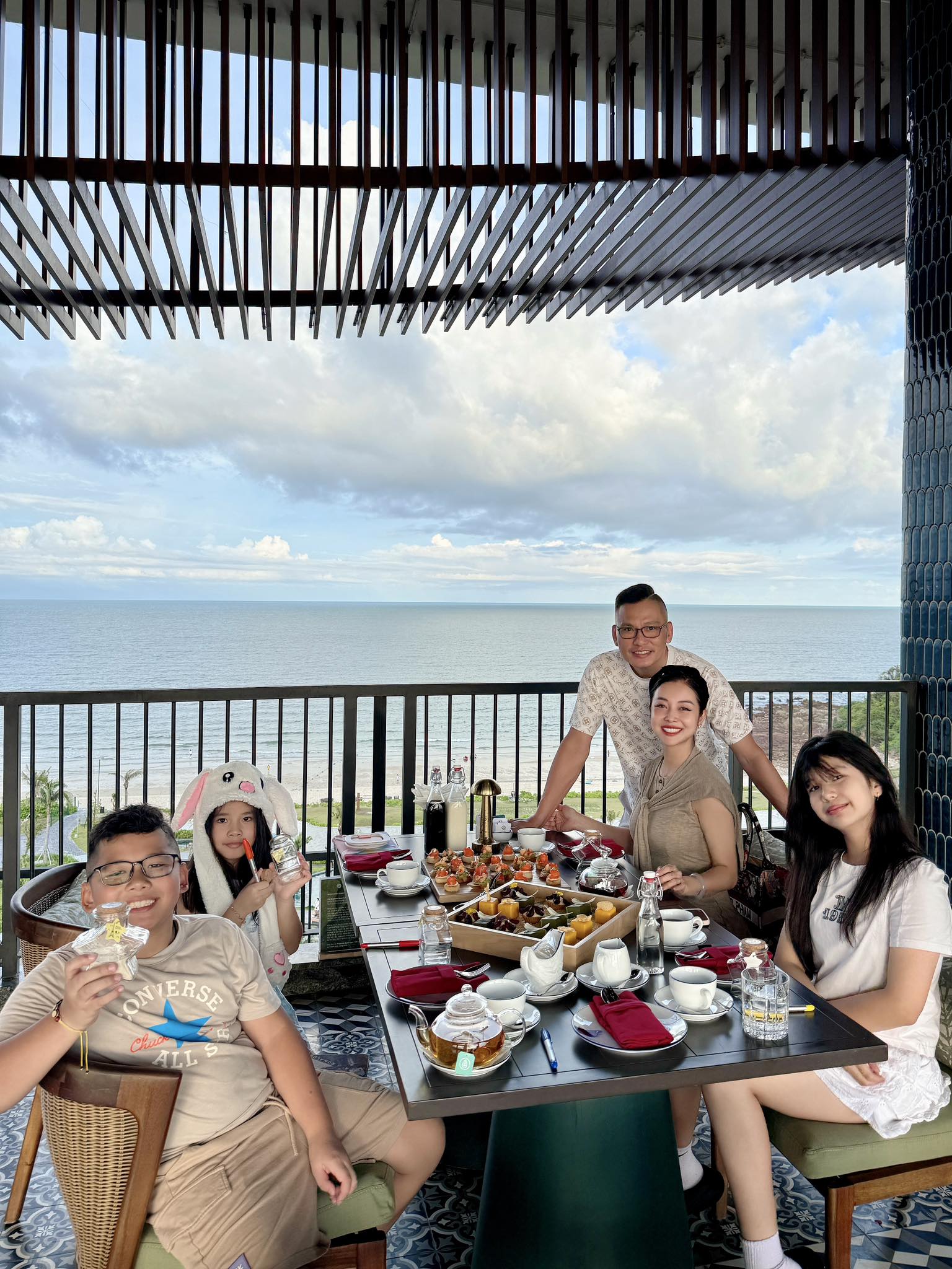 Mỹ nhân Việt có 1 con riêng, tái hôn với đại gia, khiến chồng 2 say đắm, sinh 4 con vẫn đẹp nõn nà- Ảnh 5. Mỹ nhân Việt có 1 con riêng, tái hôn với đại gia, khiến chồng 2 say đắm, sinh 4 con vẫn đẹp nõn nà- Ảnh 5.