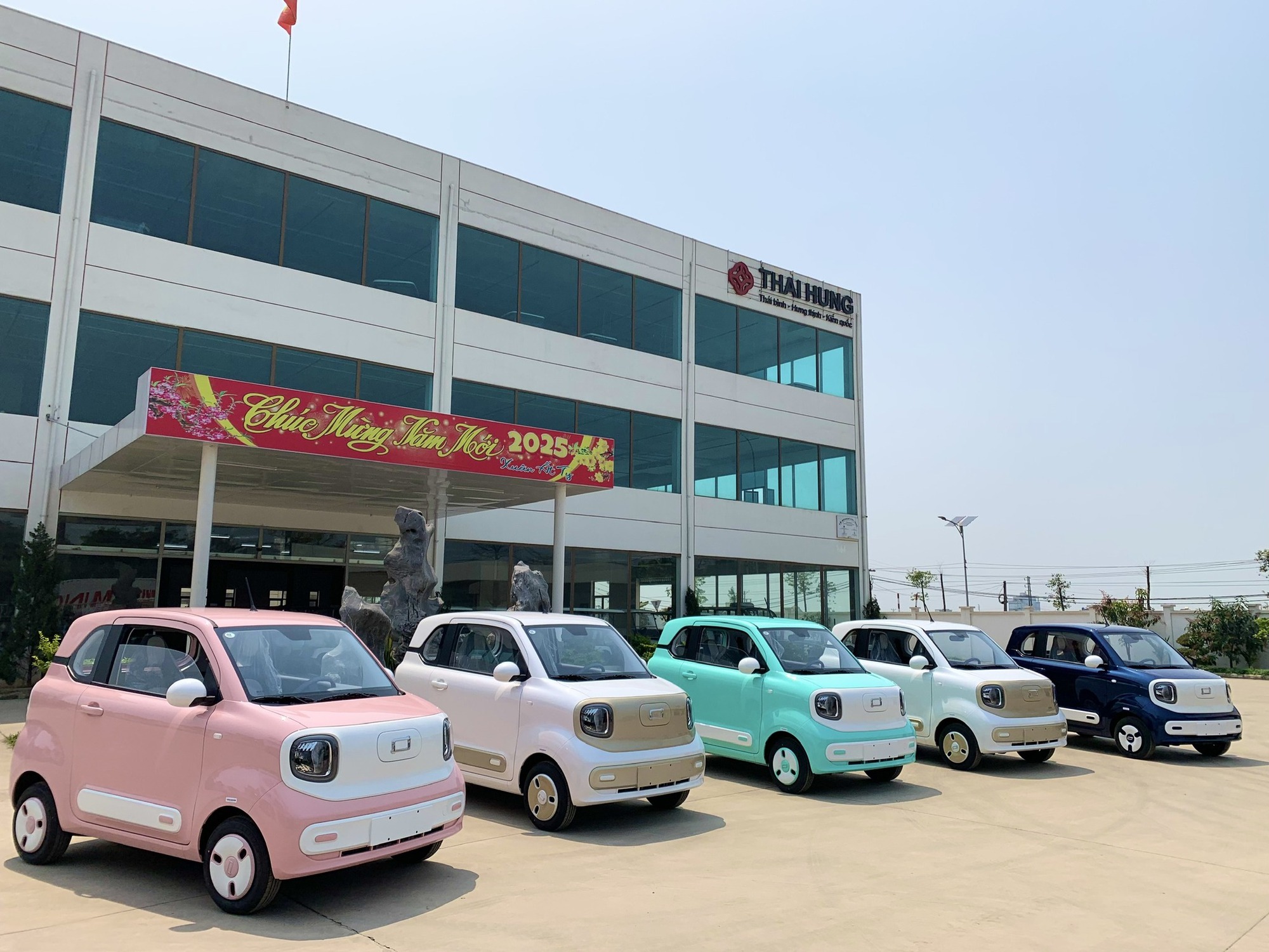 Tân binh xe điện mini chính thức mở bán tại Việt Nam: sạc một lần chạy 170 km, giá 199 triệu đồng cạnh tranh Wuling Mini EV- Ảnh 1. Tân binh xe điện mini chính thức mở bán tại Việt Nam: sạc một lần chạy 170 km, giá 199 triệu đồng cạnh tranh Wuling Mini EV- Ảnh 1.