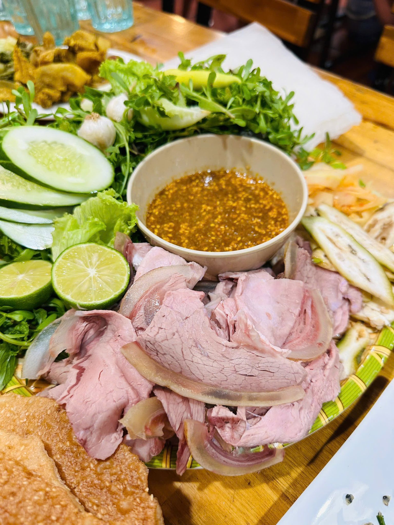 Không chỉ có biển xanh-cát trắng-nắng vàng, đến Đà Nẵng mà chưa ăn 3 món đặc sản này thì cần phải quay lại ngay thôi!- Ảnh 12. Không chỉ có biển xanh-cát trắng-nắng vàng, đến Đà Nẵng mà chưa ăn 3 món đặc sản này thì cần phải quay lại ngay thôi!- Ảnh 12.