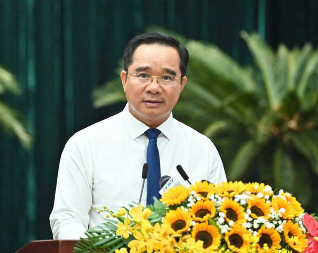 "Đại bàng" chip bán dẫn 200 tỷ USD vào Việt Nam, 4 tỉ sản phẩm, hàng nghìn kỹ sư được đào tạo bài bản- Ảnh 1. "Đại bàng" chip bán dẫn 200 tỷ USD vào Việt Nam, 4 tỉ sản phẩm, hàng nghìn kỹ sư được đào tạo bài bản- Ảnh 1.