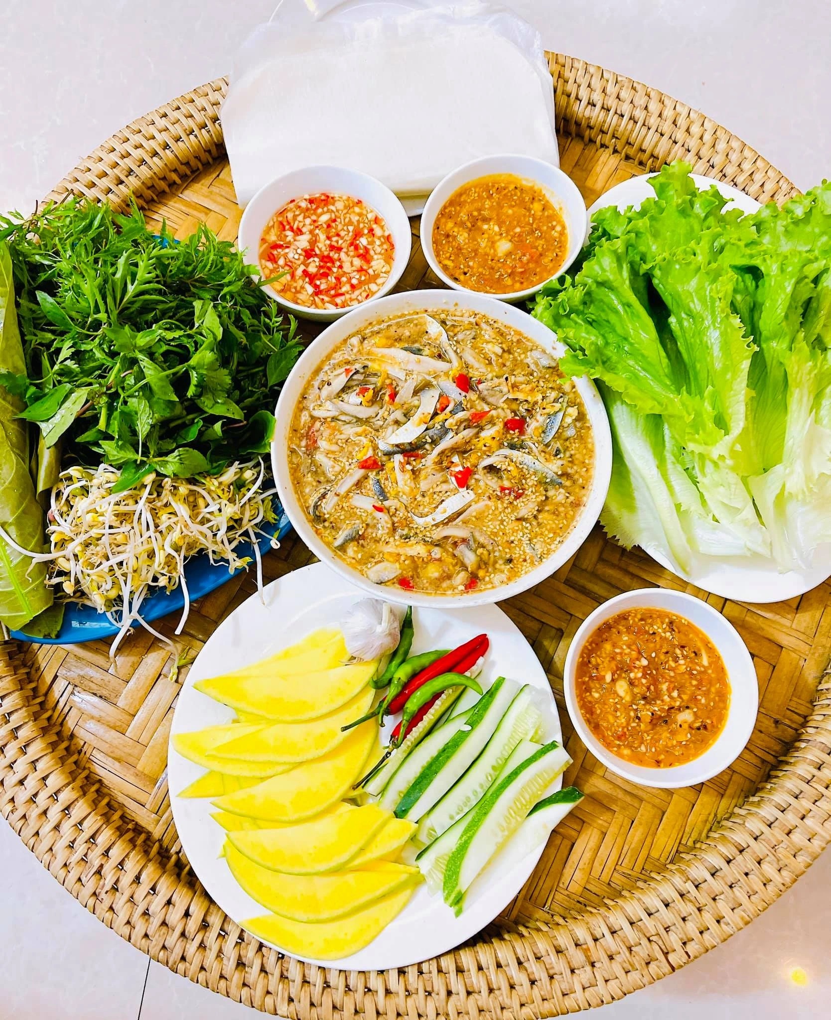 Không chỉ có biển xanh-cát trắng-nắng vàng, đến Đà Nẵng mà chưa ăn 3 món đặc sản này thì cần phải quay lại ngay thôi!- Ảnh 1. Không chỉ có biển xanh-cát trắng-nắng vàng, đến Đà Nẵng mà chưa ăn 3 món đặc sản này thì cần phải quay lại ngay thôi!- Ảnh 1.