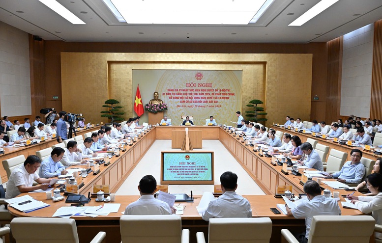 Thủ tướng chủ trì hội nghị quan trọng về Nghị quyết 18 và Luật Đất đai 2024- Ảnh 1. Thủ tướng chủ trì hội nghị quan trọng về Nghị quyết 18 và Luật Đất đai 2024- Ảnh 1.