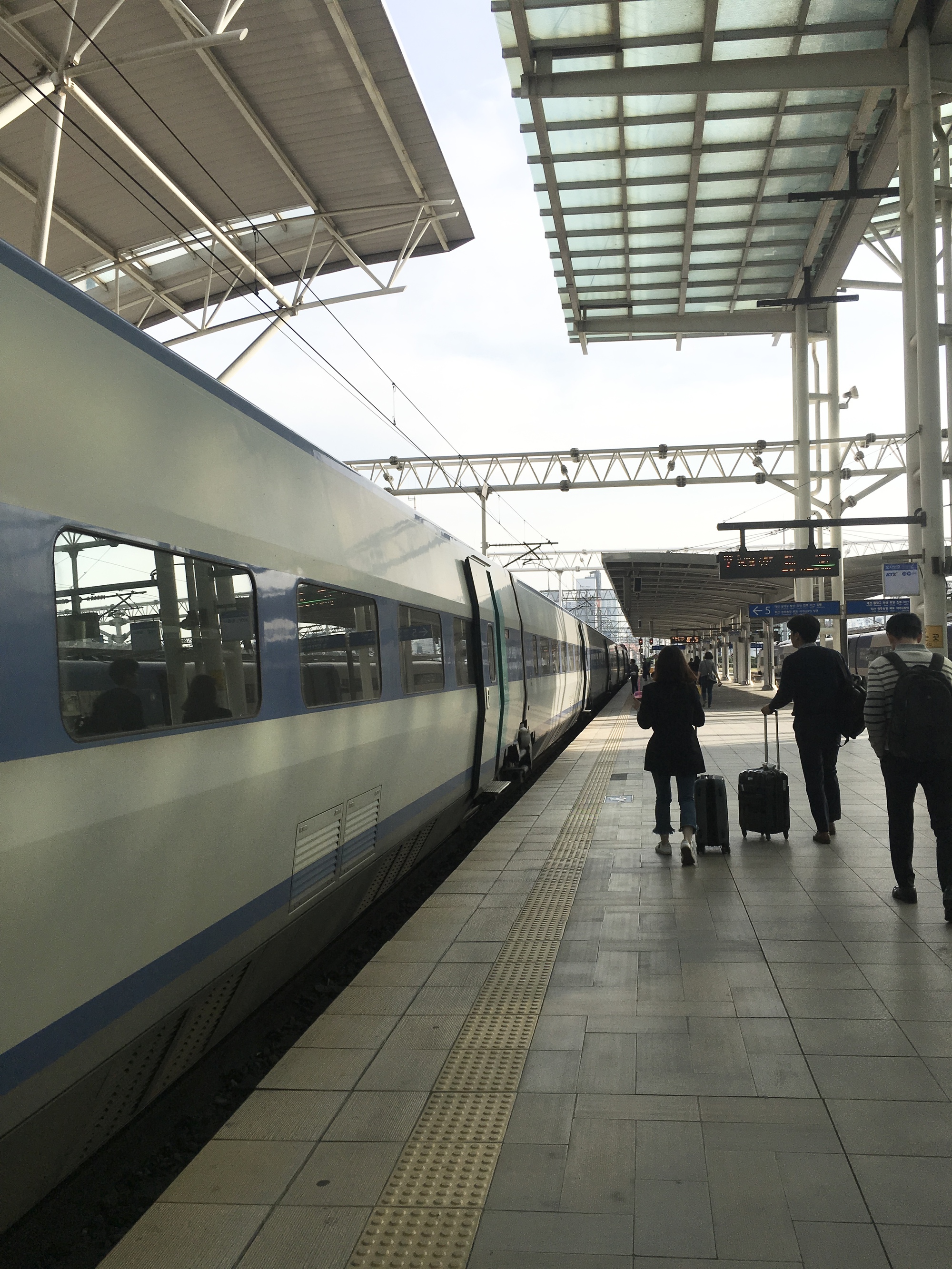 Khách Việt gặp cảnh y như phim "Train to Busan" khi đi tàu ở Hàn: "Tôi chưa bao giờ phải chạy nhanh đến thế"- Ảnh 2. Khách Việt gặp cảnh y như phim "Train to Busan" khi đi tàu ở Hàn: "Tôi chưa bao giờ phải chạy nhanh đến thế"- Ảnh 2.