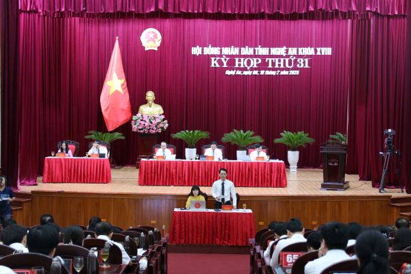 Giám đốc Sở Nông nghiệp và Môi trường Nghệ An giải trình về bảng giá đất mới- Ảnh 1. Giám đốc Sở Nông nghiệp và Môi trường Nghệ An giải trình về bảng giá đất mới- Ảnh 1.
