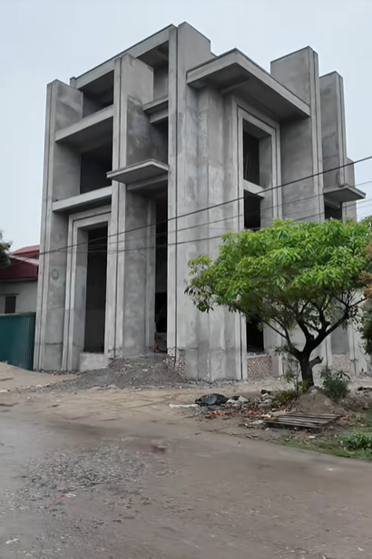 Villa 5 tỷ “khổ nhất thế giới” ở Ninh Bình: 2 năm vẫn chưa xong phần thô, chủ nhà và KTS nổi tiếng làm um sùm- Ảnh 1. Villa 5 tỷ “khổ nhất thế giới” ở Ninh Bình: 2 năm vẫn chưa xong phần thô, chủ nhà và KTS nổi tiếng làm um sùm- Ảnh 1.