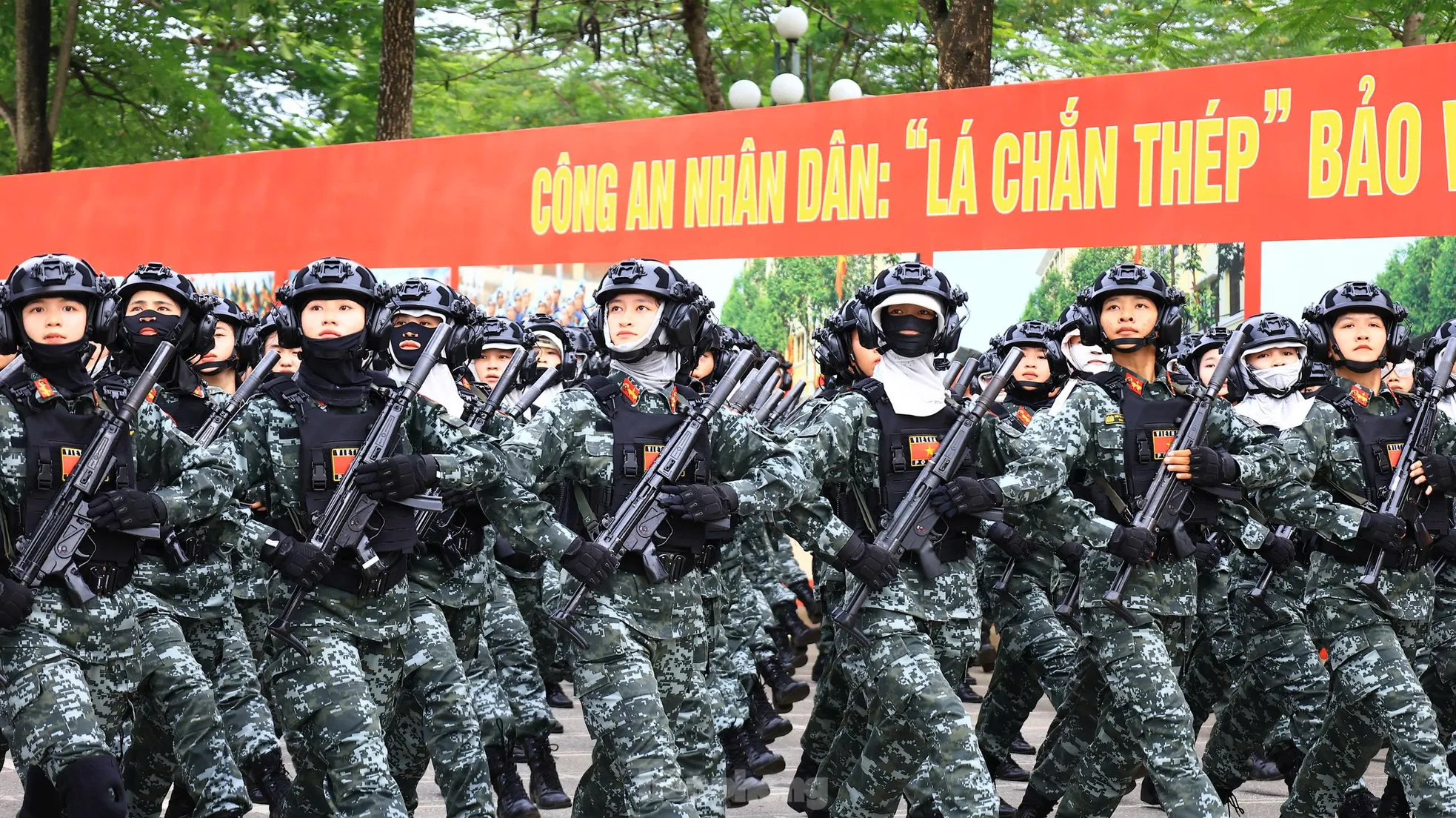 'Hoa thép' nở trên thao trường- Ảnh 3. 'Hoa thép' nở trên thao trường- Ảnh 3.