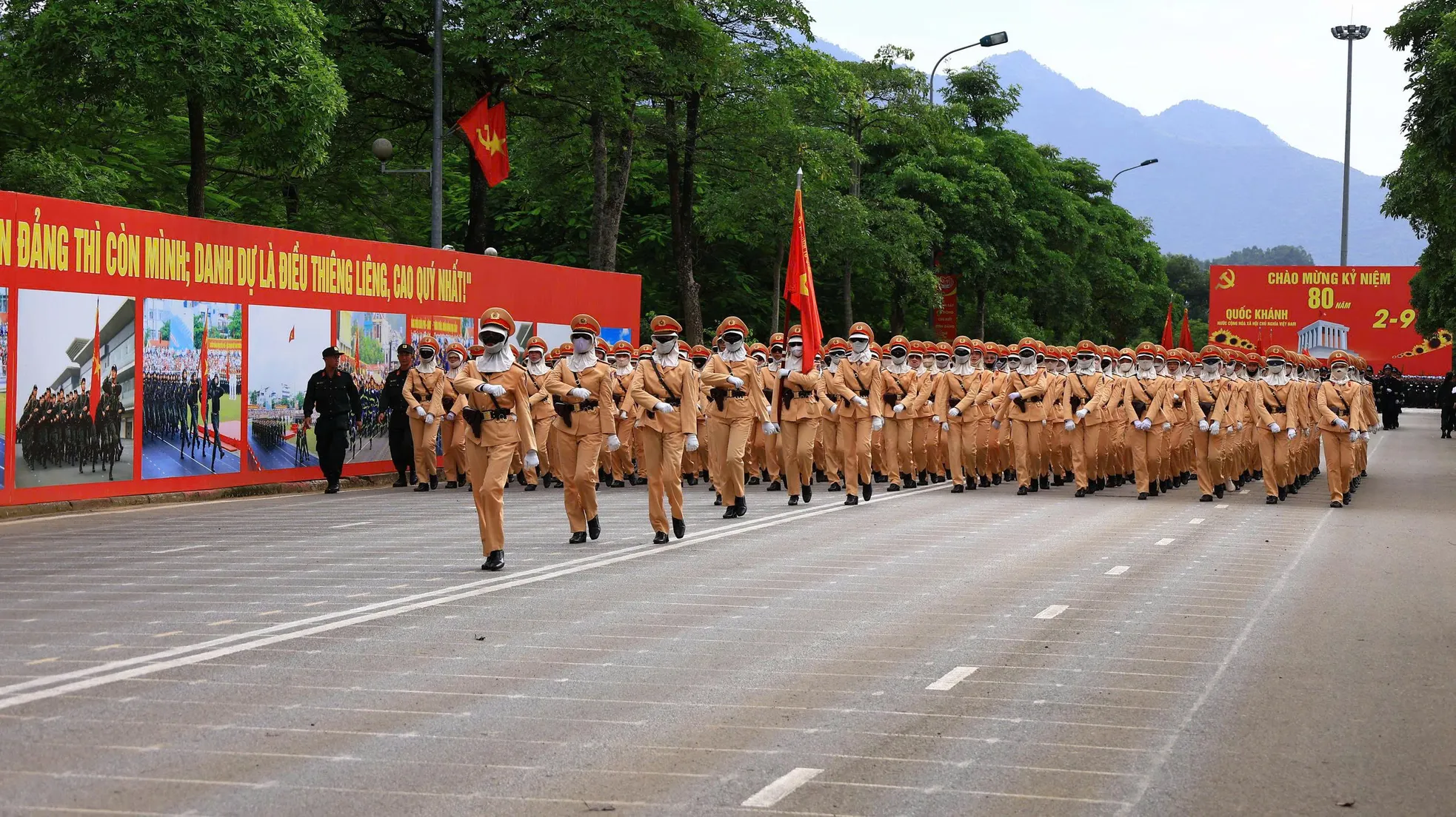'Hoa thép' nở trên thao trường- Ảnh 8. 'Hoa thép' nở trên thao trường- Ảnh 8.