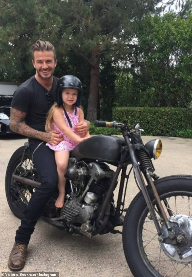 Tin vui nhà Beckham: Vợ chồng Brooklyn cuối cùng cũng chúc mừng sinh nhật em gái Harper rồi!- Ảnh 5. Tin vui nhà Beckham: Vợ chồng Brooklyn cuối cùng cũng chúc mừng sinh nhật em gái Harper rồi!- Ảnh 5.